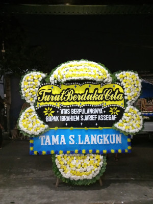 Papan Bunga Duka di Kombos Timur